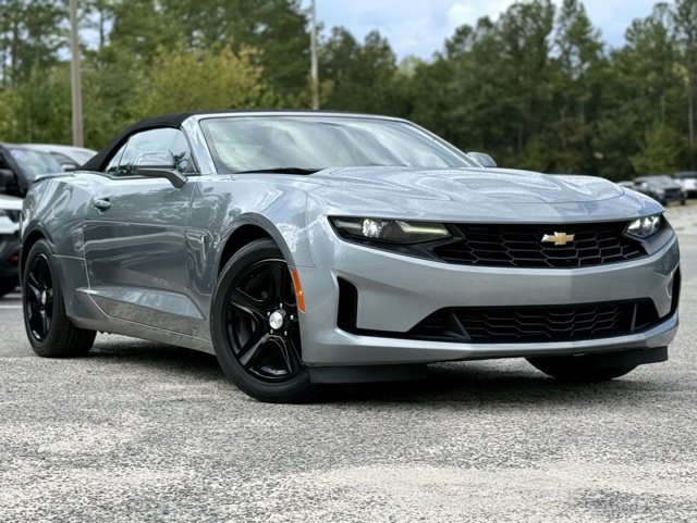2023 Chevrolet Camaro 1LT photo 2