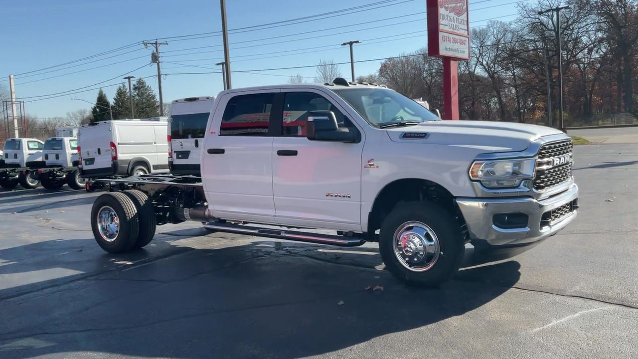 2024 Ram 3500 SLT photo 2