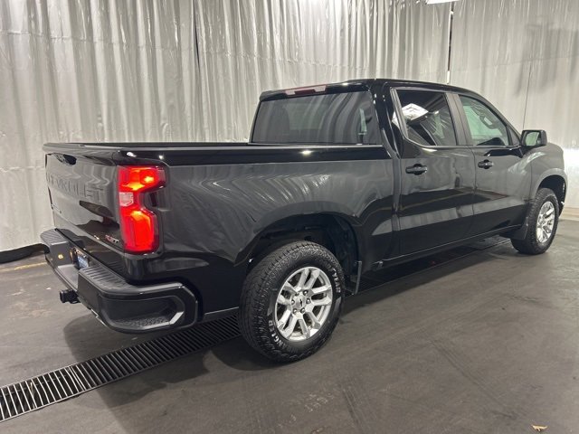2022 Chevrolet Silverado 1500 RST photo 3