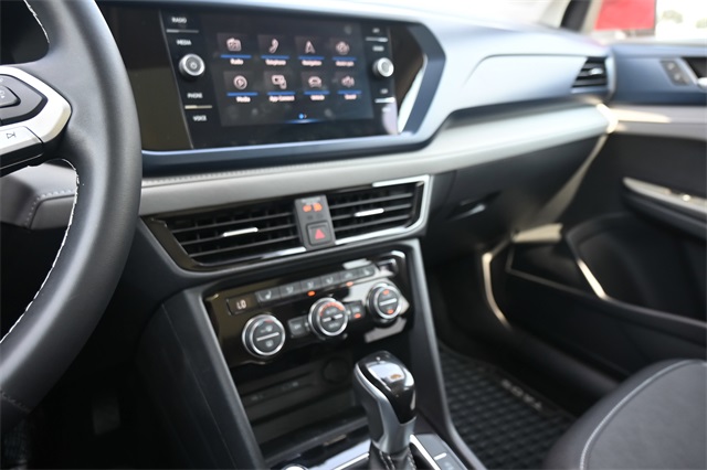 2024 Volkswagen Taos SE photo 14