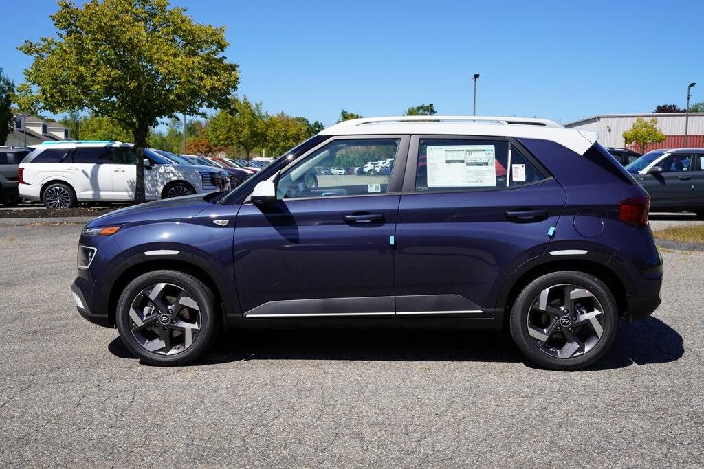 2025 Hyundai Venue Limited photo 4