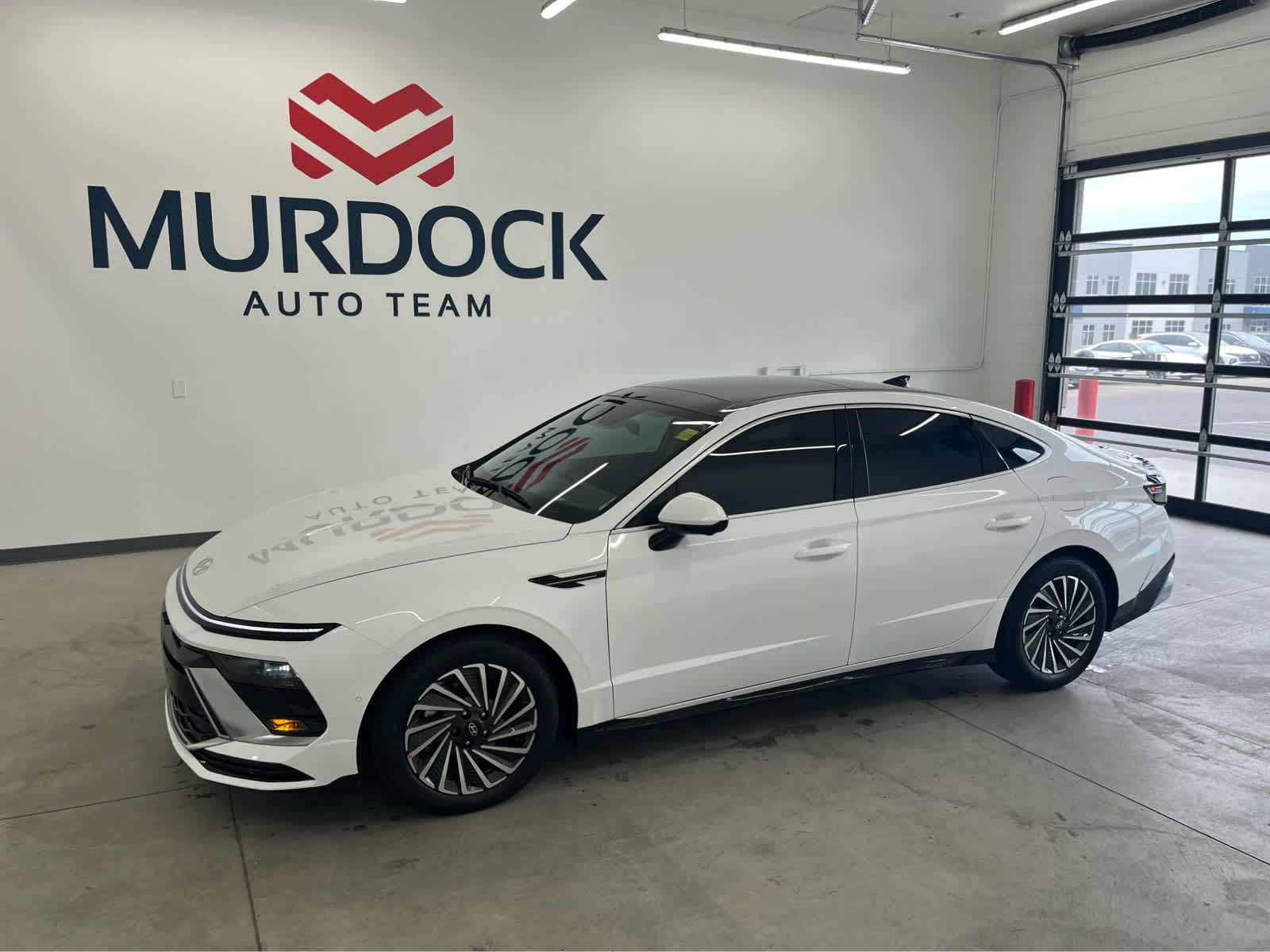 2025 Hyundai Sonata Hybrid Limited photo 2