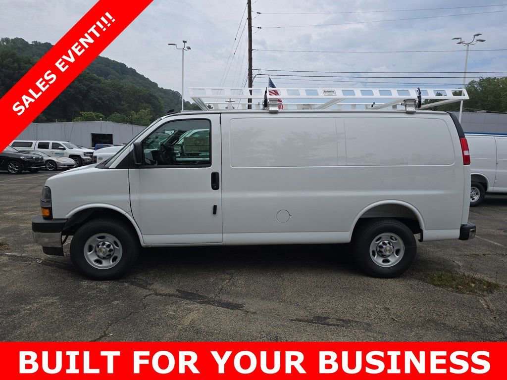 2025 Chevrolet Express 2500 Work Van Cargo photo 2