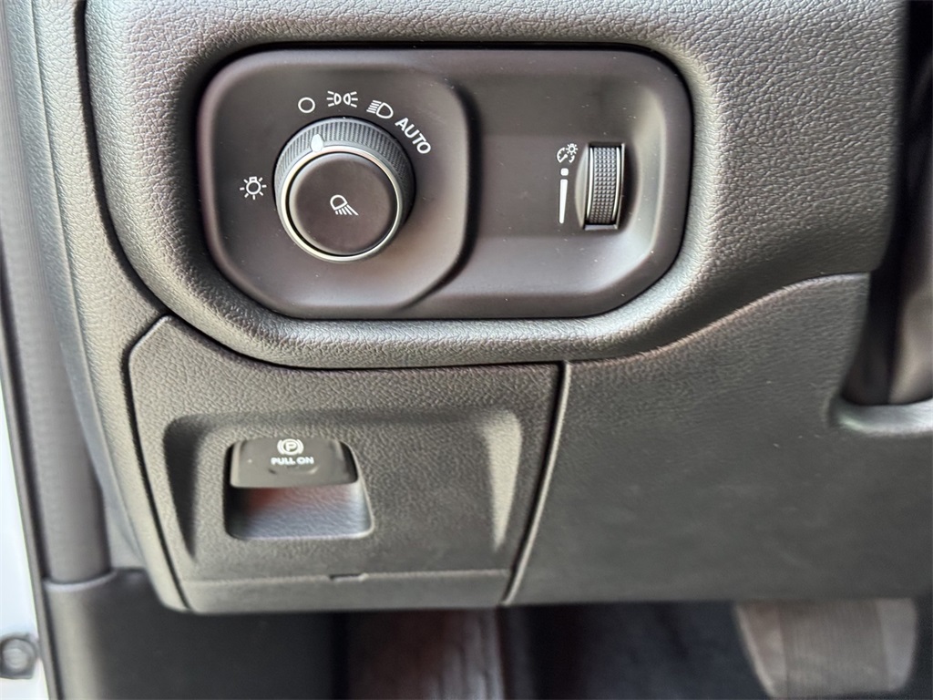2025 Ram 1500 Tradesman photo 15