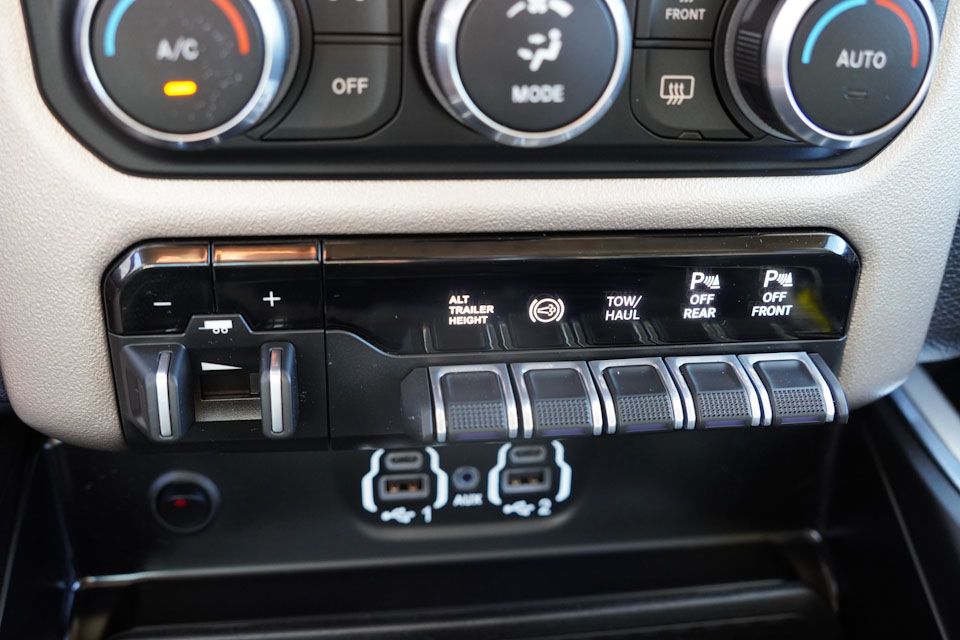 2022 Ram 3500 Laramie photo 30