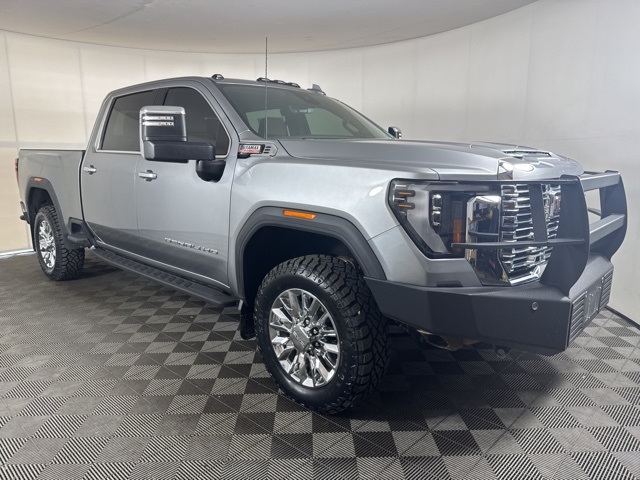 2024 GMC Sierra 2500HD Denali's photo