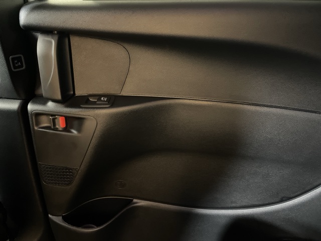 2025 Chrysler Pacifica photo 36