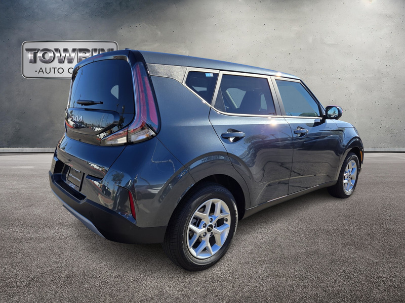 2025 Kia Soul LX photo 4