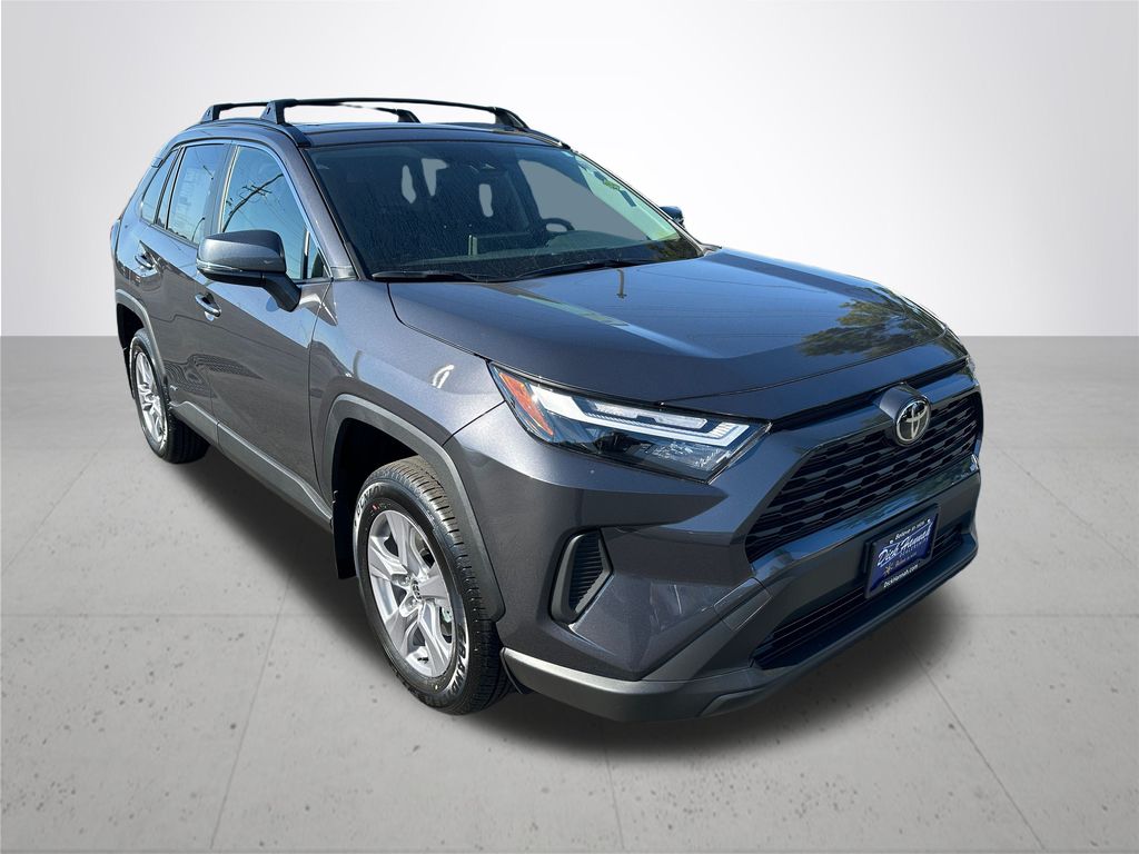 2025 Toyota RAV4 Hybrid XLE photo 5
