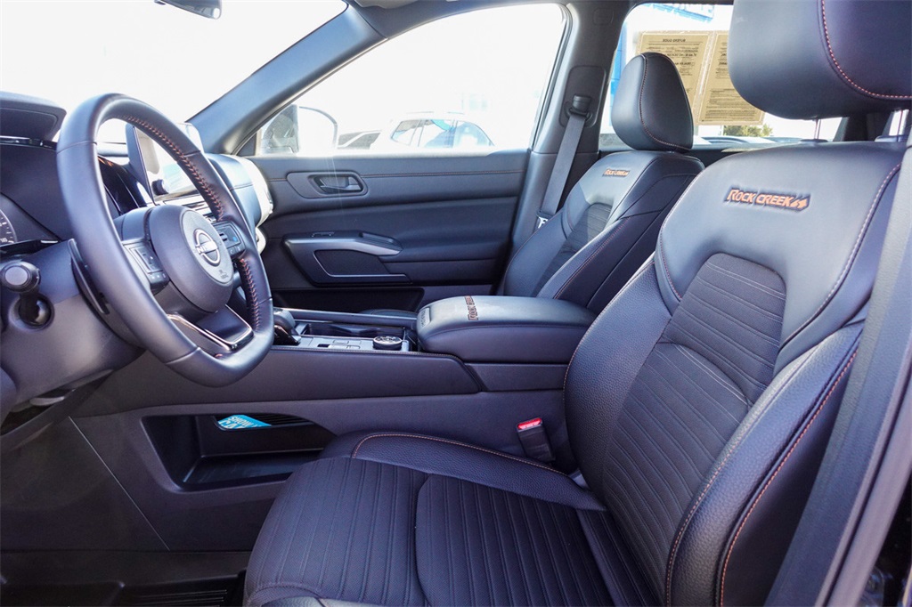 2025 Nissan Pathfinder Rock Creek photo 9