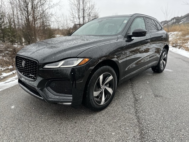 2025 Jaguar F-PACE R-Dynamic S's photo