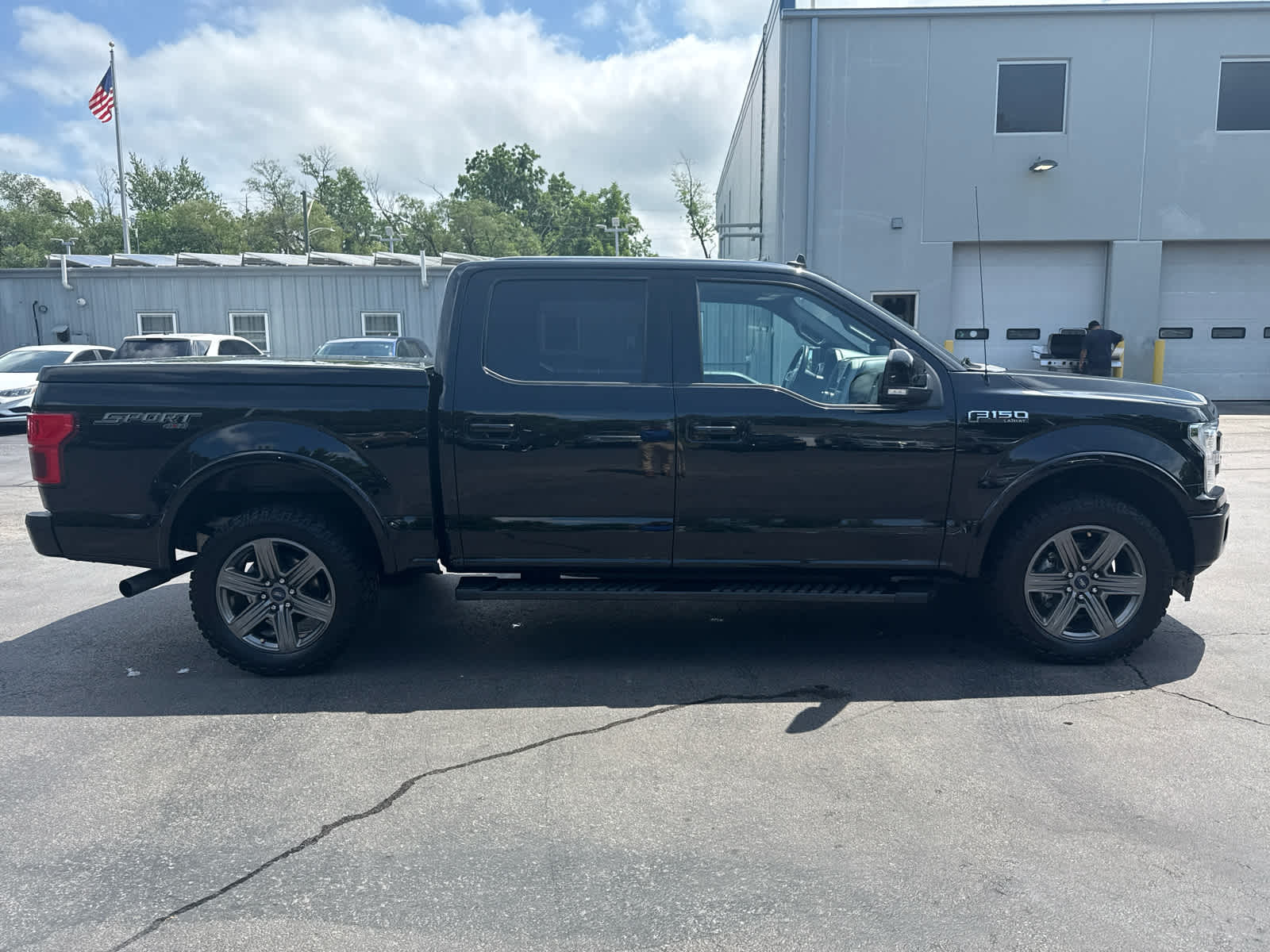 2020 Ford F-150 Lariat photo 2