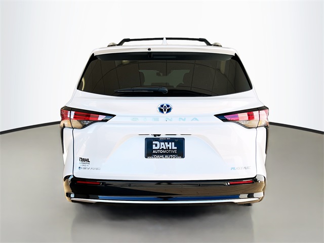 2025 Toyota Sienna Platinum photo 4