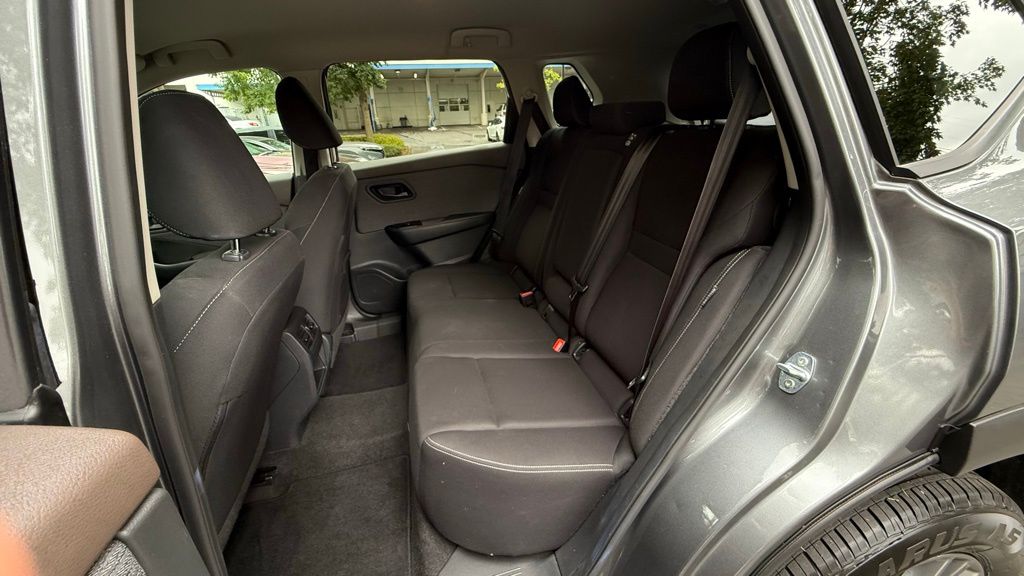 2023 Nissan Rogue S photo 10