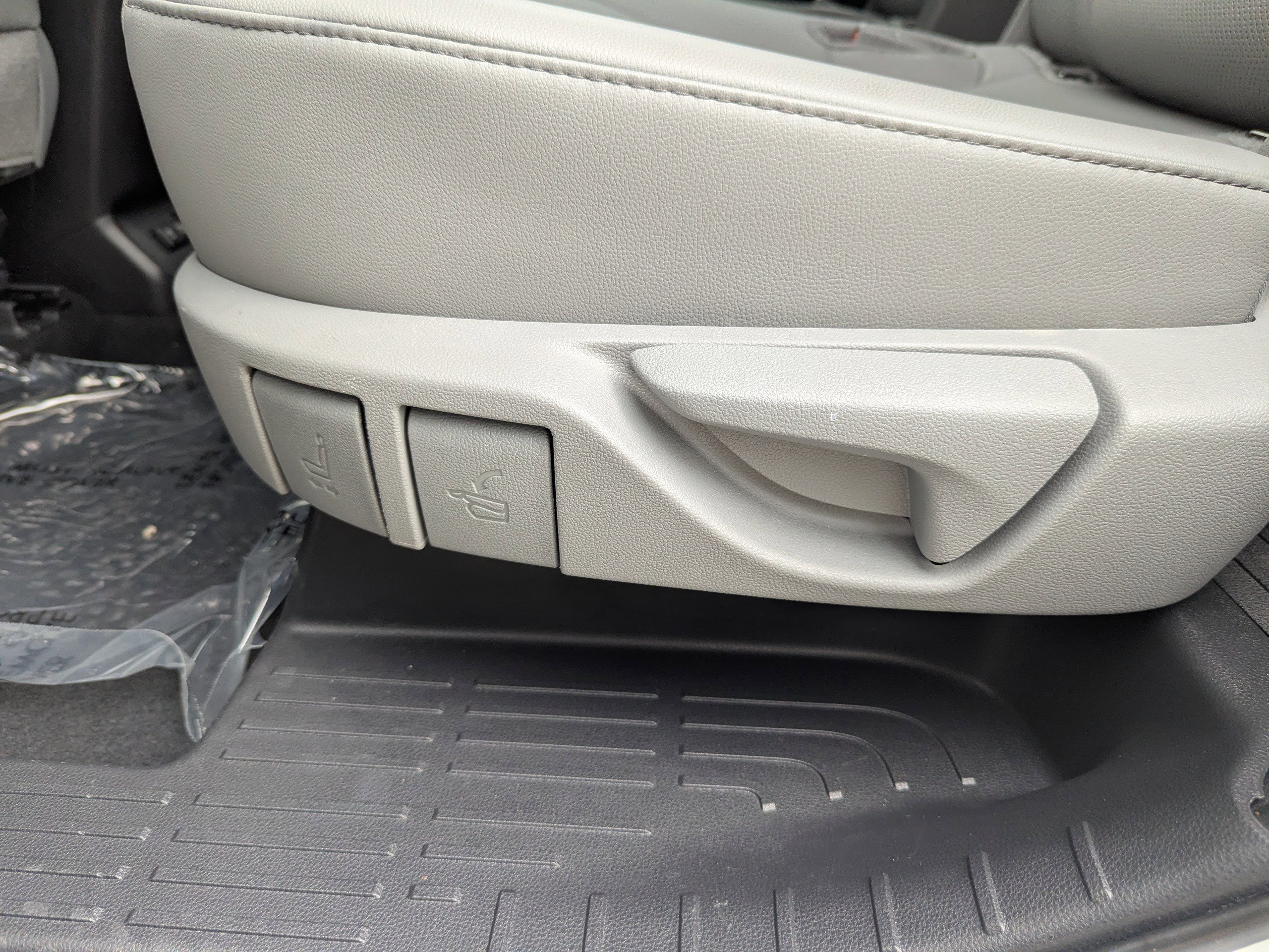 2020 Toyota Highlander Limited photo 16