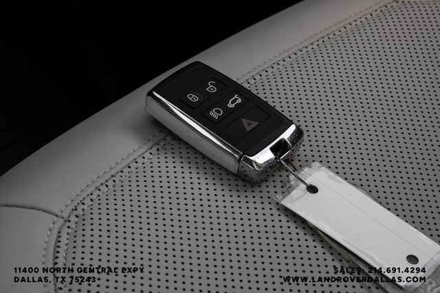 2025 Land Rover Defender 110 S photo 50