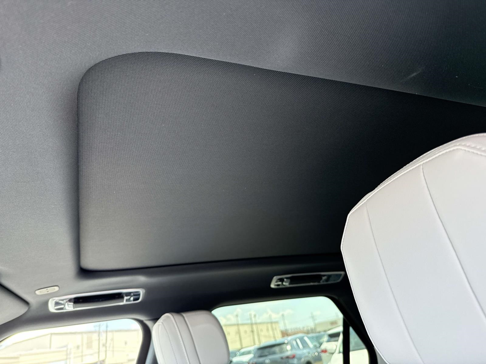 2025 Land Rover Range Rover Sport SE photo 11