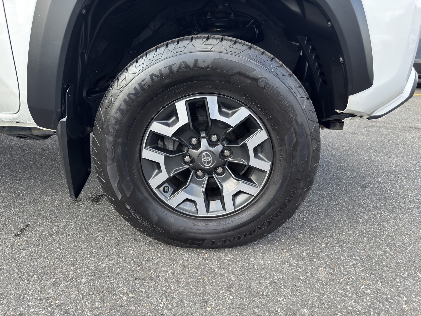 2020 Toyota Tacoma TRD SR5 photo 13