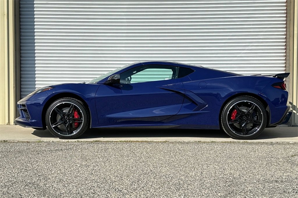 2025 Chevrolet Corvette Stingray 2LT photo 3
