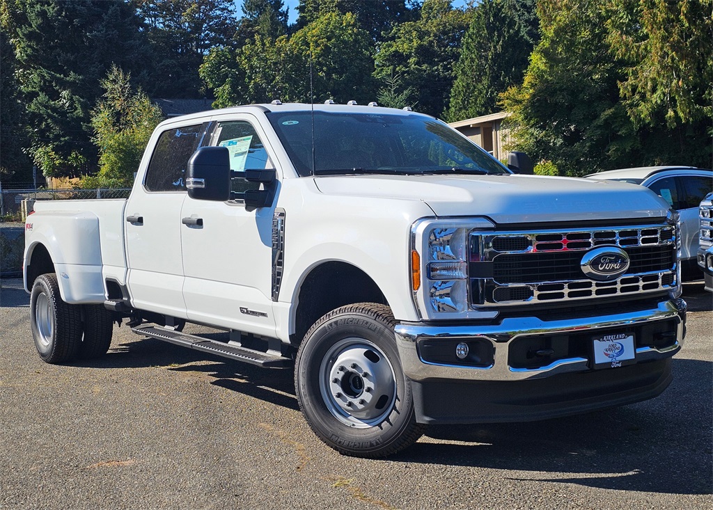 2025 Ford F-350 Super Duty XLT's photo