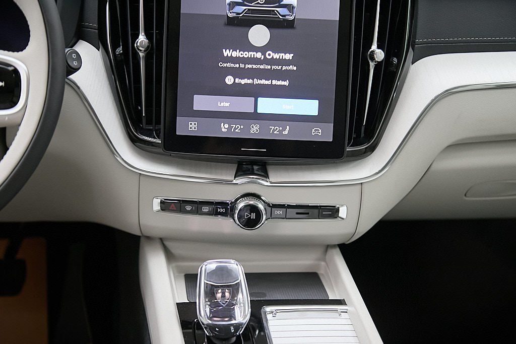 2026 VOLVO XC60 - Image 22