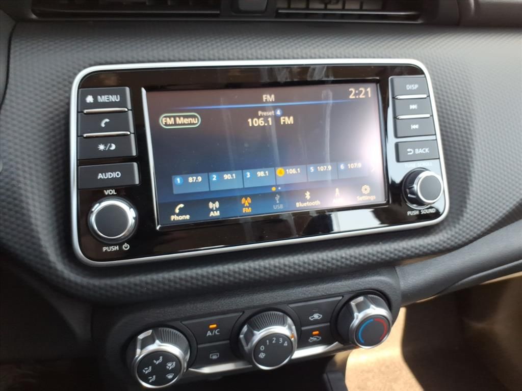 2025 Nissan Kicks Play S photo 16