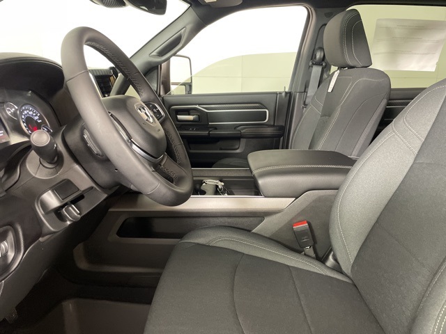 2025 Ram 2500 Big Horn photo 18