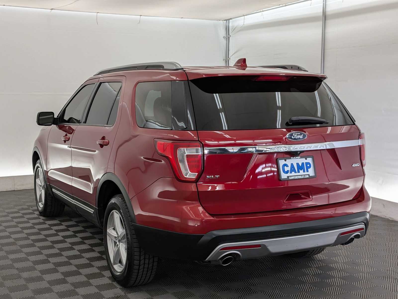 2017 Ford Explorer XLT photo 4