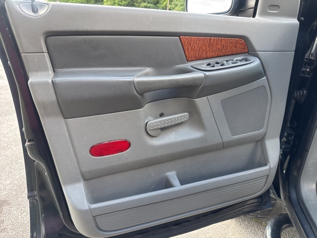 2006 Dodge Ram SLT photo 12
