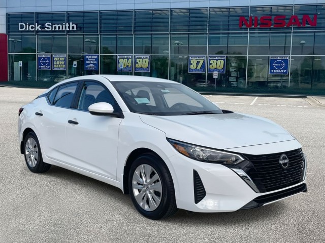 2025 Nissan Sentra S's photo