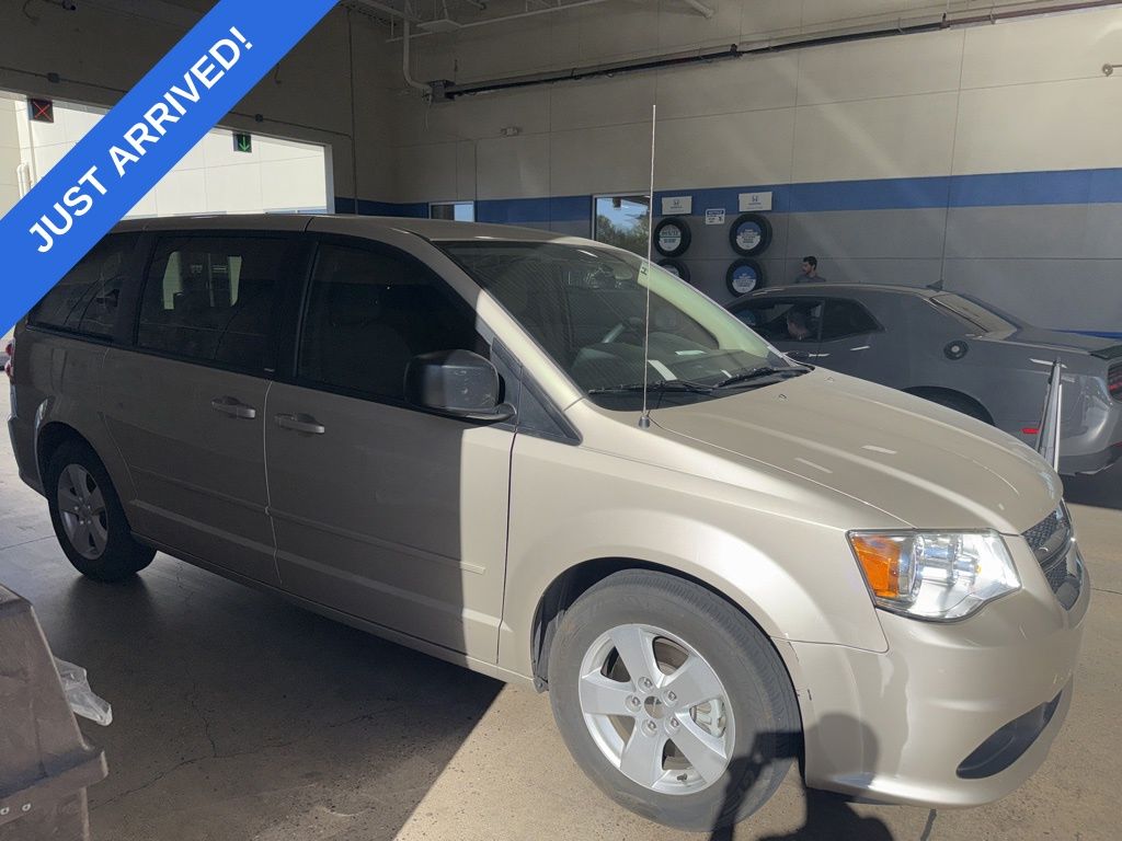 2014 Dodge Grand Caravan SE photo 2