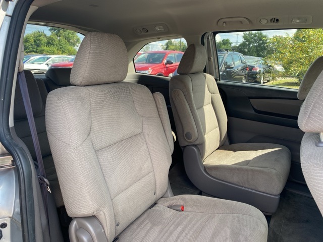 2011 Honda Odyssey LX photo 19
