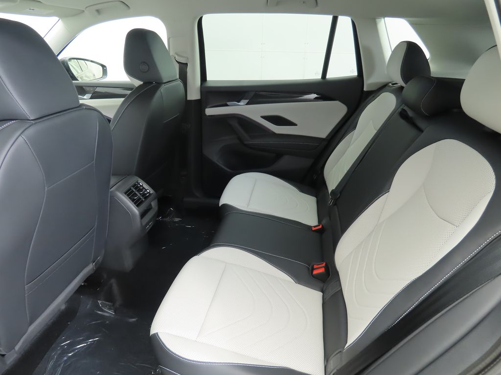 2025 Volkswagen Tiguan SE photo 20