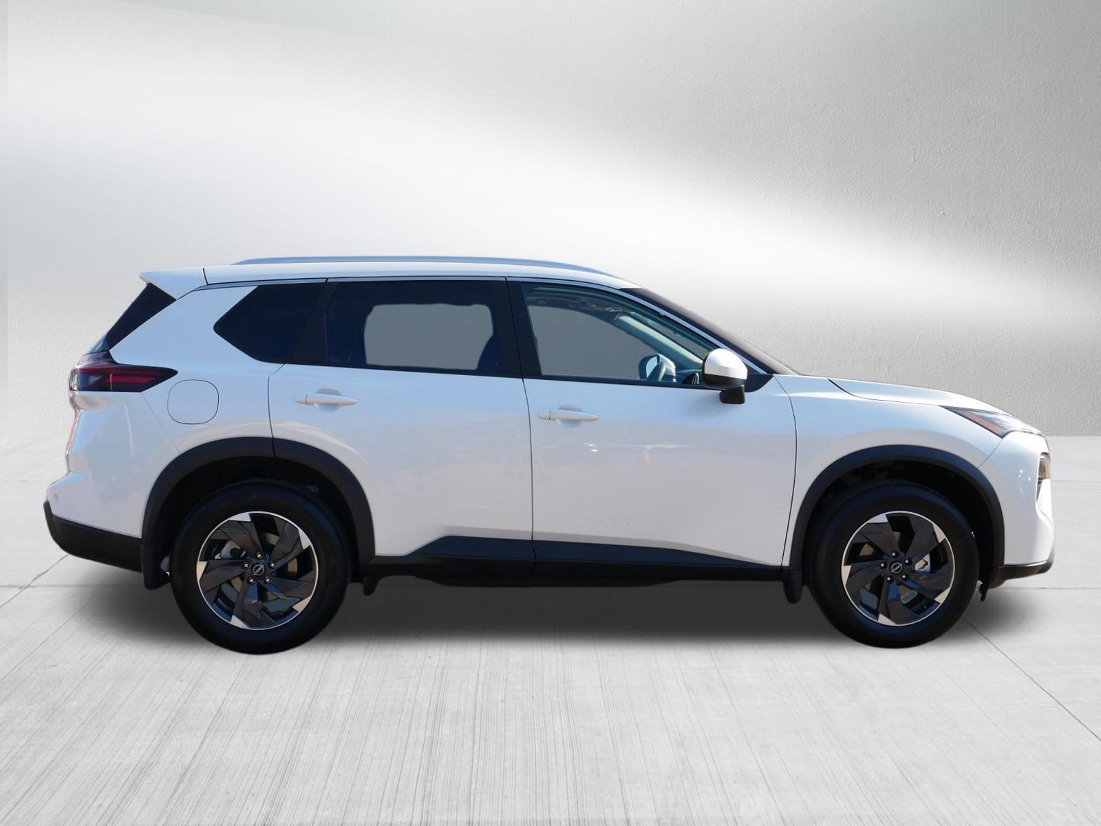 2025 Nissan Rogue SV photo 6