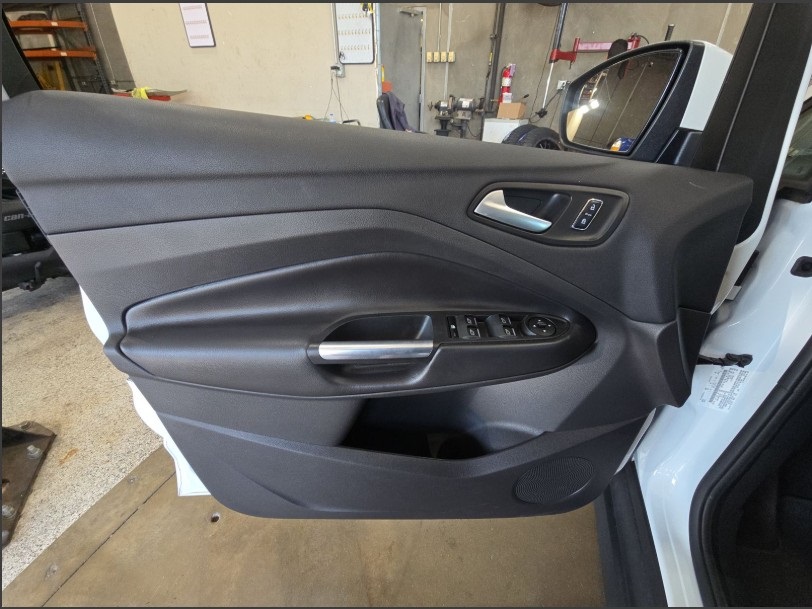 2016 Ford C-Max Hybrid SE photo 14