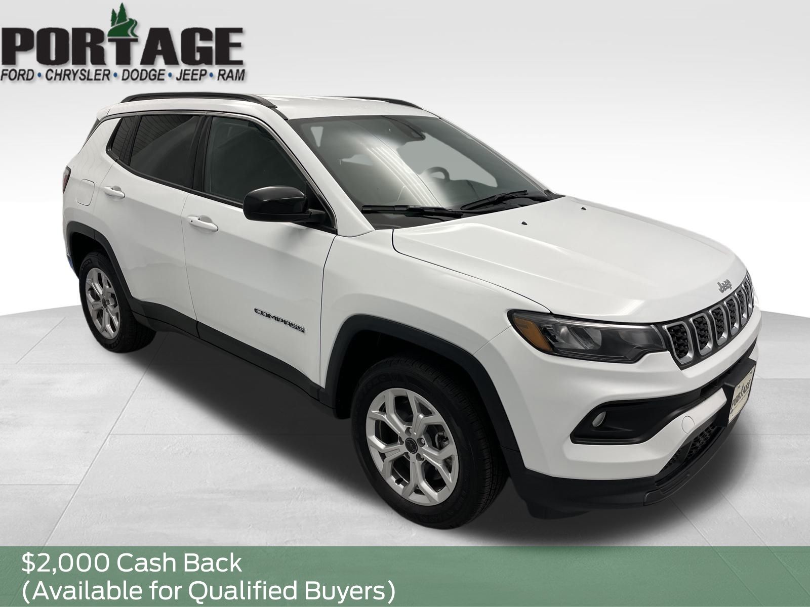New 2025 Bright White Clear-Coat Exterior Paint Jeep Latitude image 1
