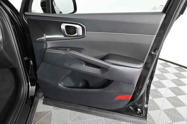 2026 Kia Sorento S photo 8
