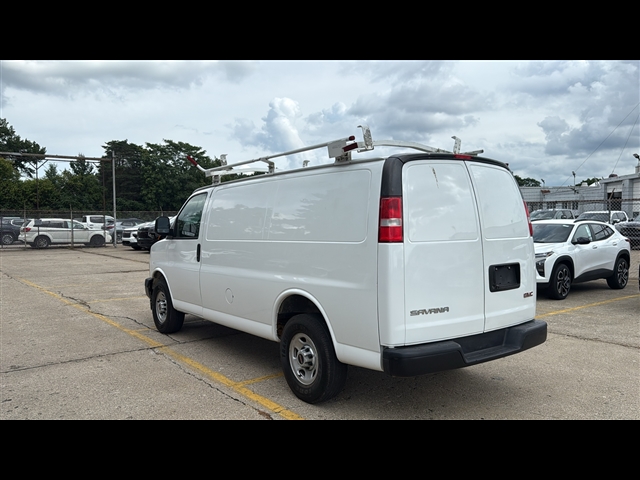 2021 Gmc Savana Cargo 2500 photo 3