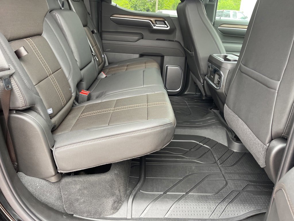 2025 Chevrolet Silverado 1500 High Country photo 15