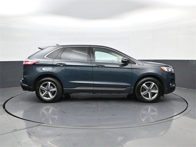 2019 Ford Edge SEL photo 2