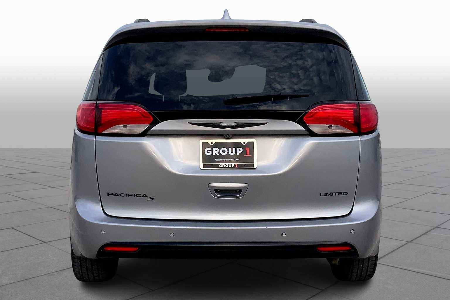 2019 Chrysler Pacifica Limited photo 4