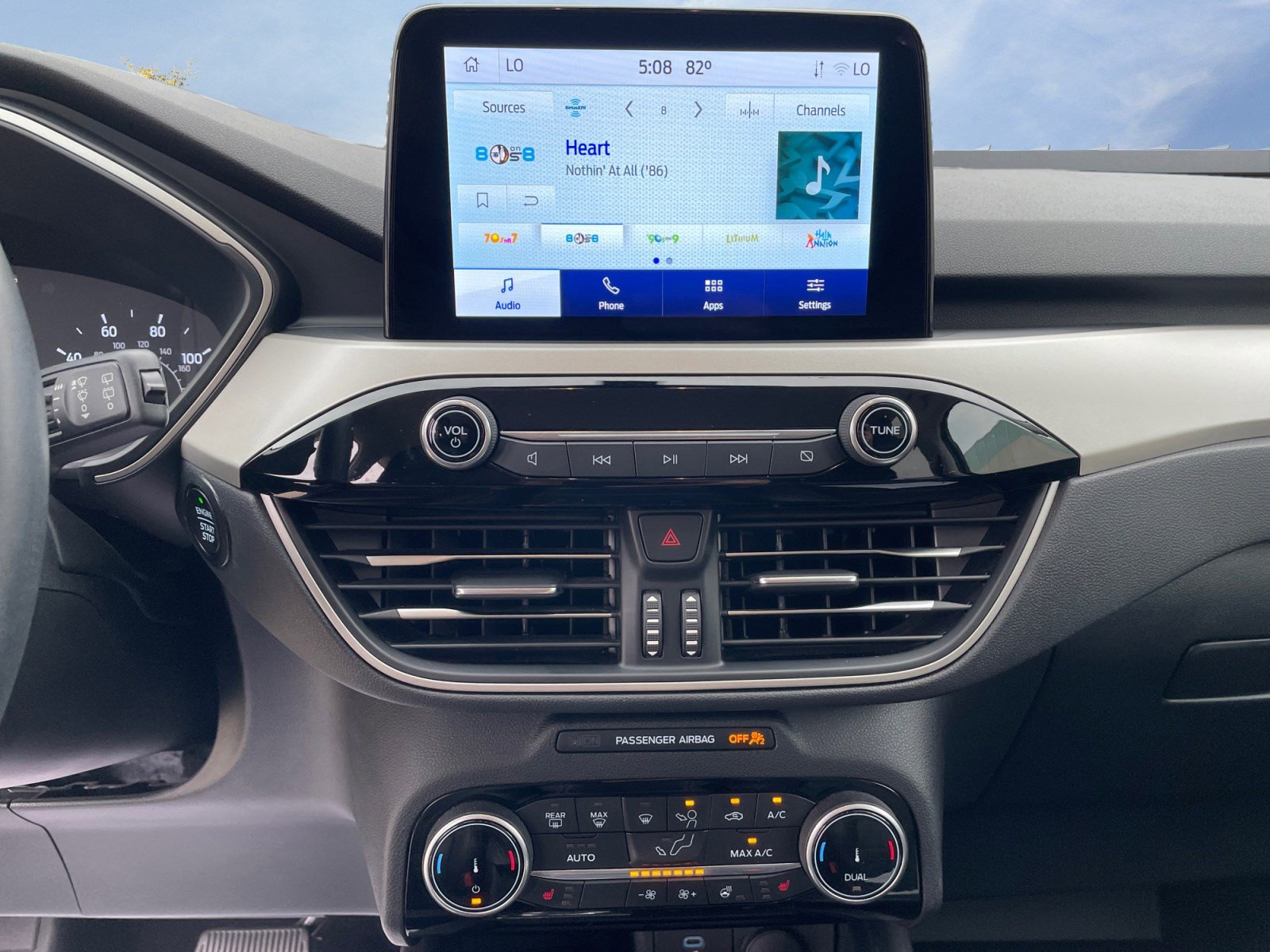2022 Ford Escape SEL photo 10