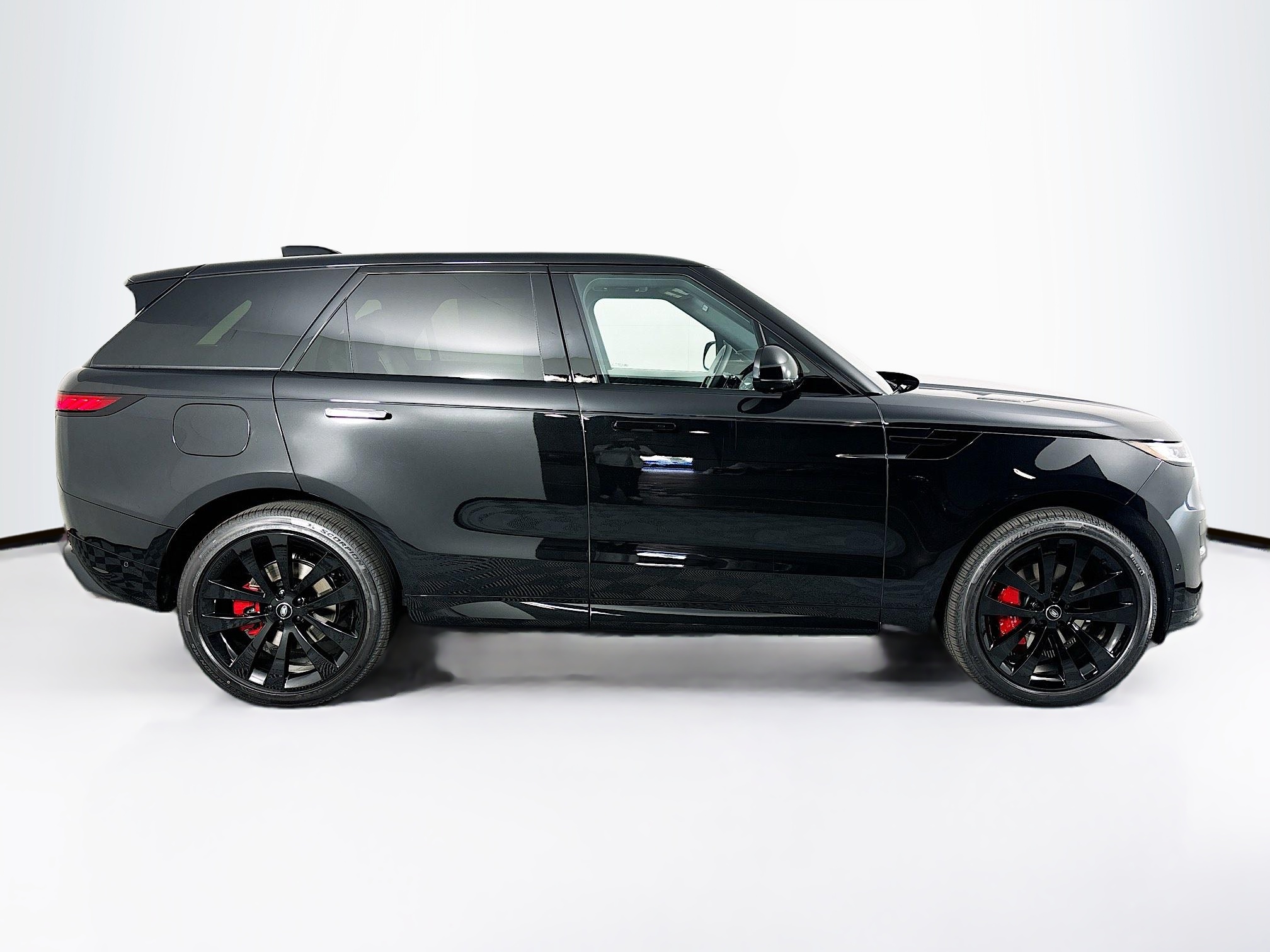 2025 Land Rover Range Rover Sport SE photo 3