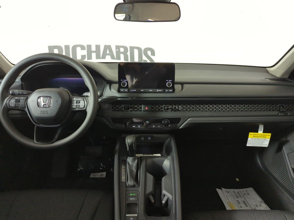 2025 Honda Accord LX 1.5T photo 13