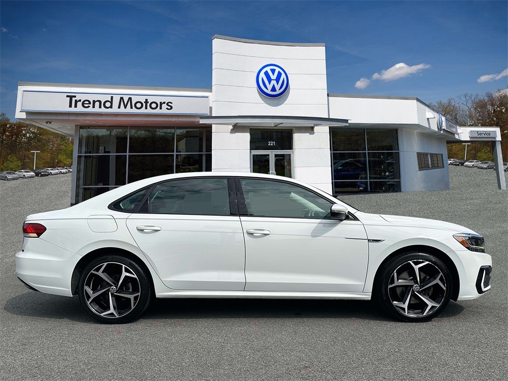 2020 Volkswagen Passat 2.0T R-Line photo 5