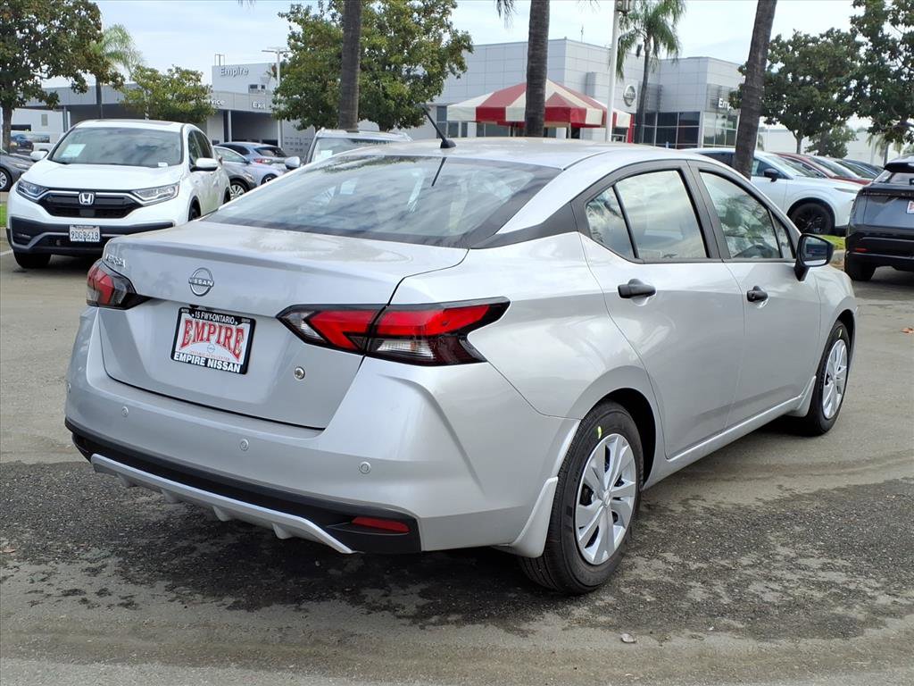 2025 Nissan Versa S photo 3