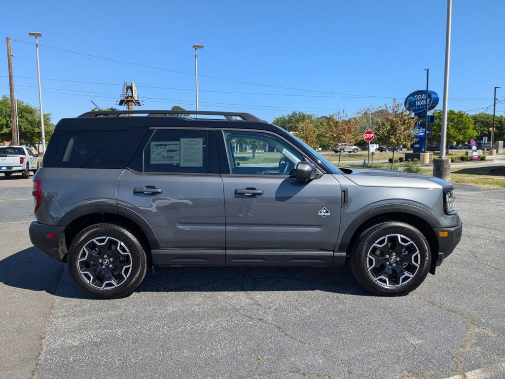2025 Ford Bronco Sport Outer Banks photo 3