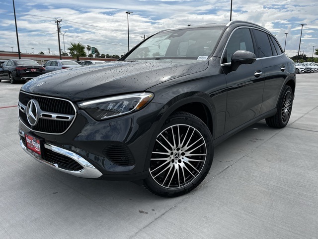 2026 Mercedes Benz GLC 300 photo 2