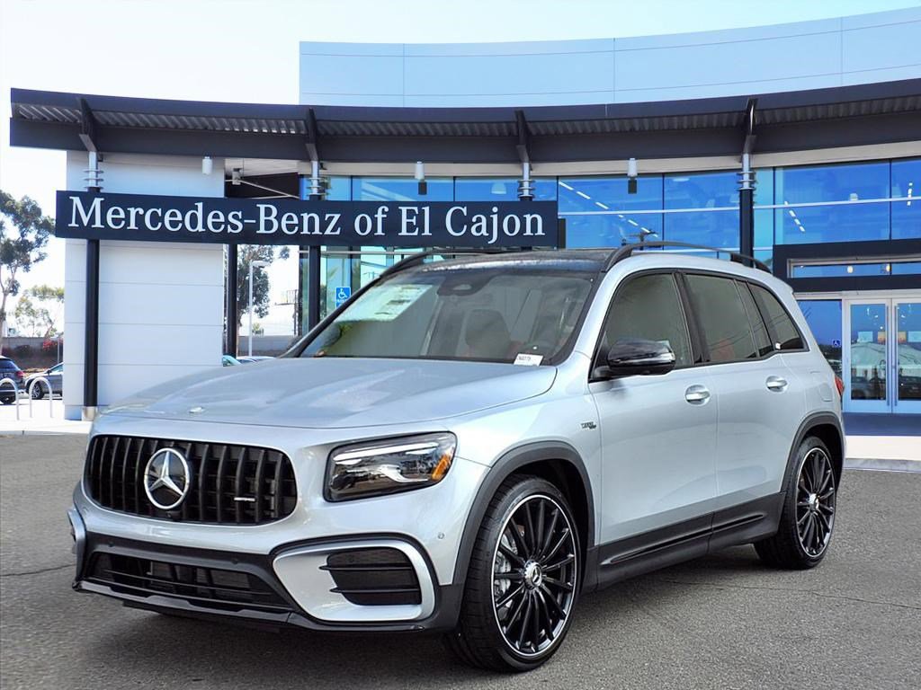 2026 Mercedes-Benz GLB AMG GLB 35's photo