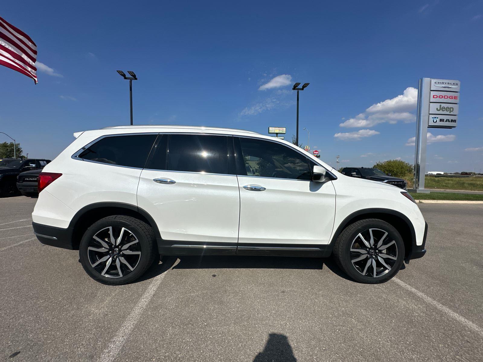 2021 Honda Pilot Touring photo 4